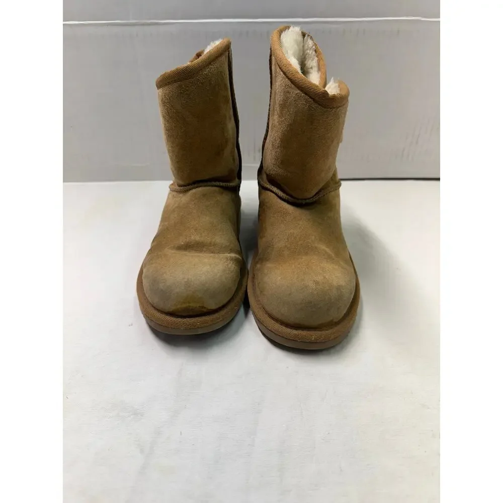 UGG kids boots girls size 2 color brown the color of the boots is faded